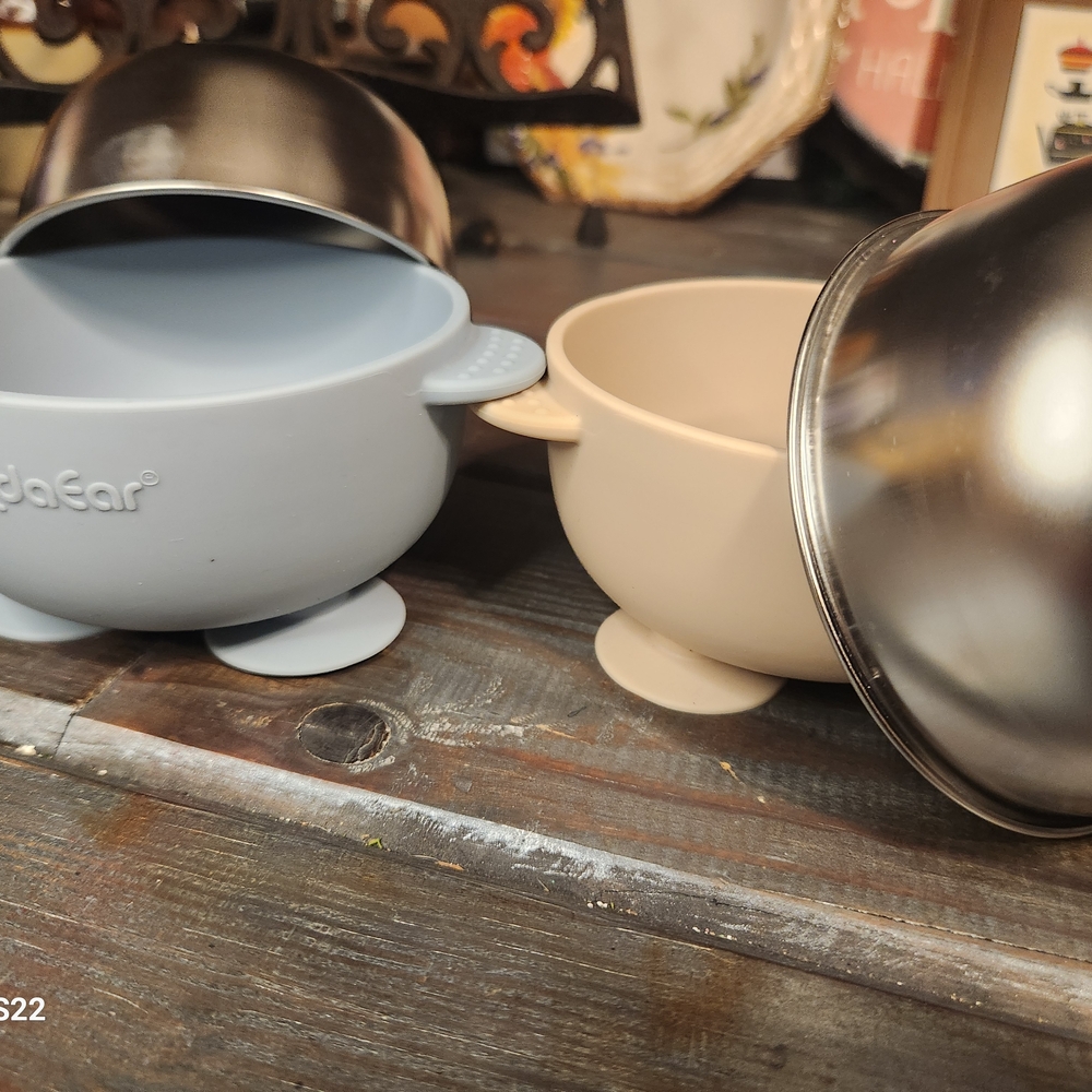 Silicone Suction Bowls with Lids - Blue and Cream